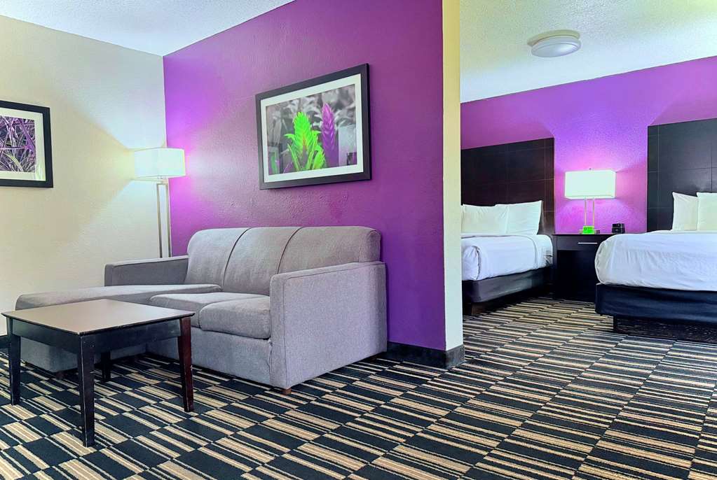 La Quinta Inn & Suites by Wyndham Orlando Universal area - photo 14