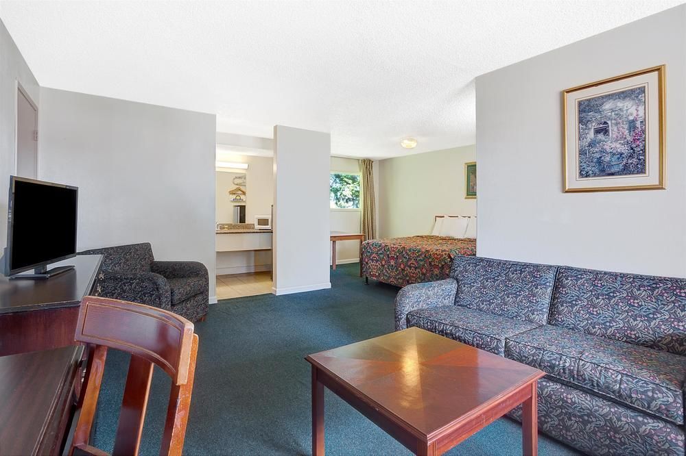 Days Inn Everett - photo 15