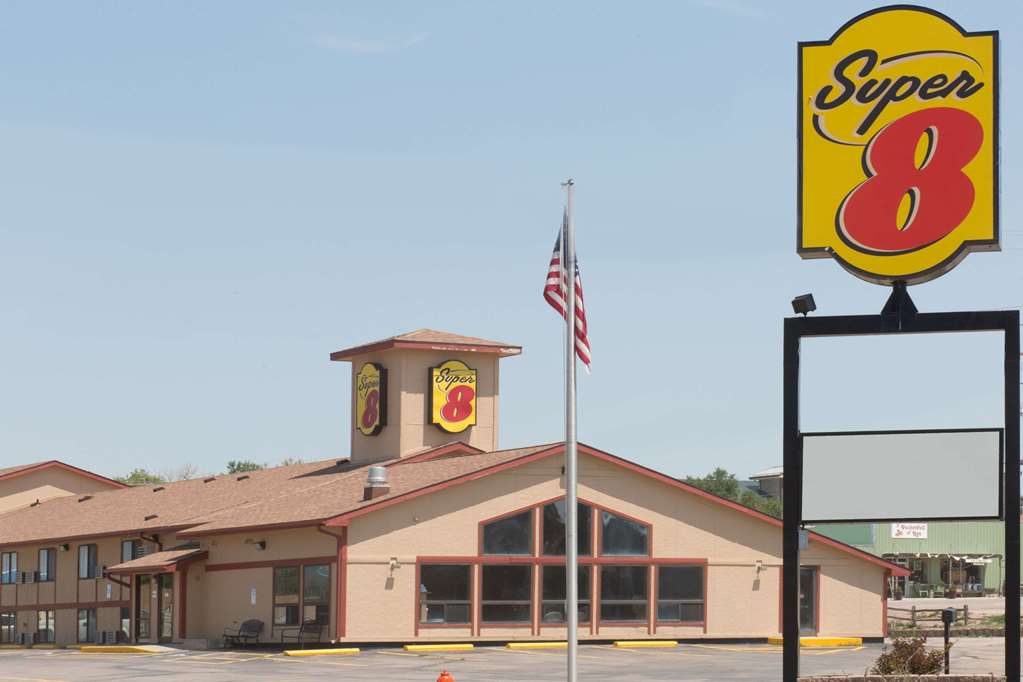 Super 8 by Wyndham Chadron NE - photo 2
