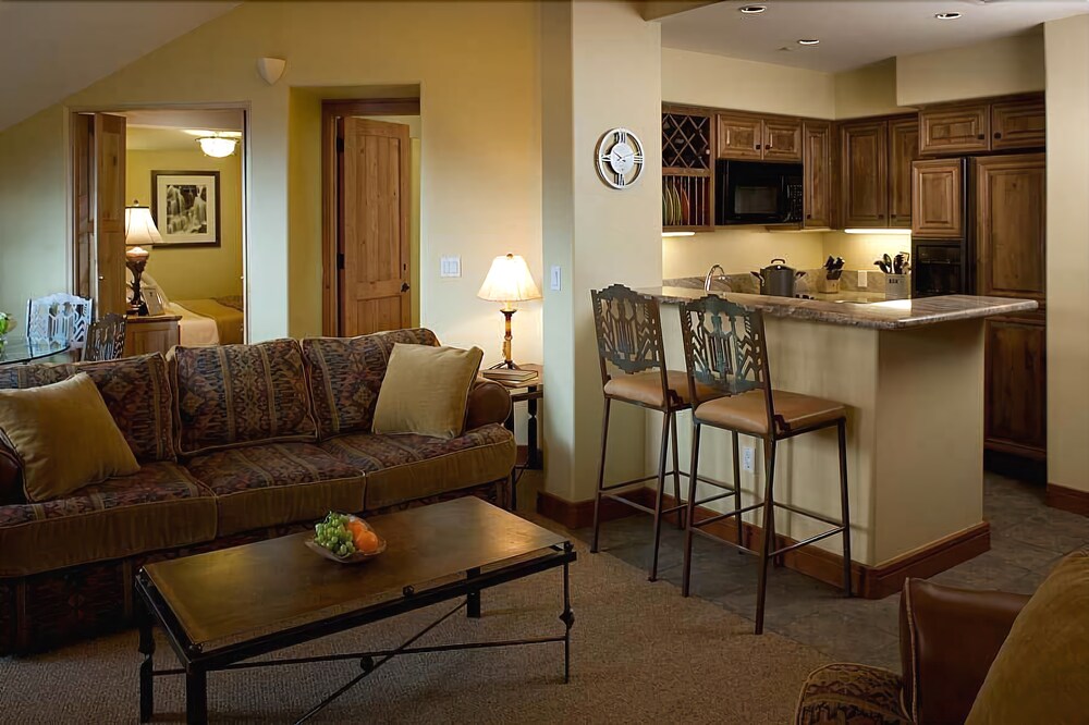 Inn at Lost Creek - photo 4