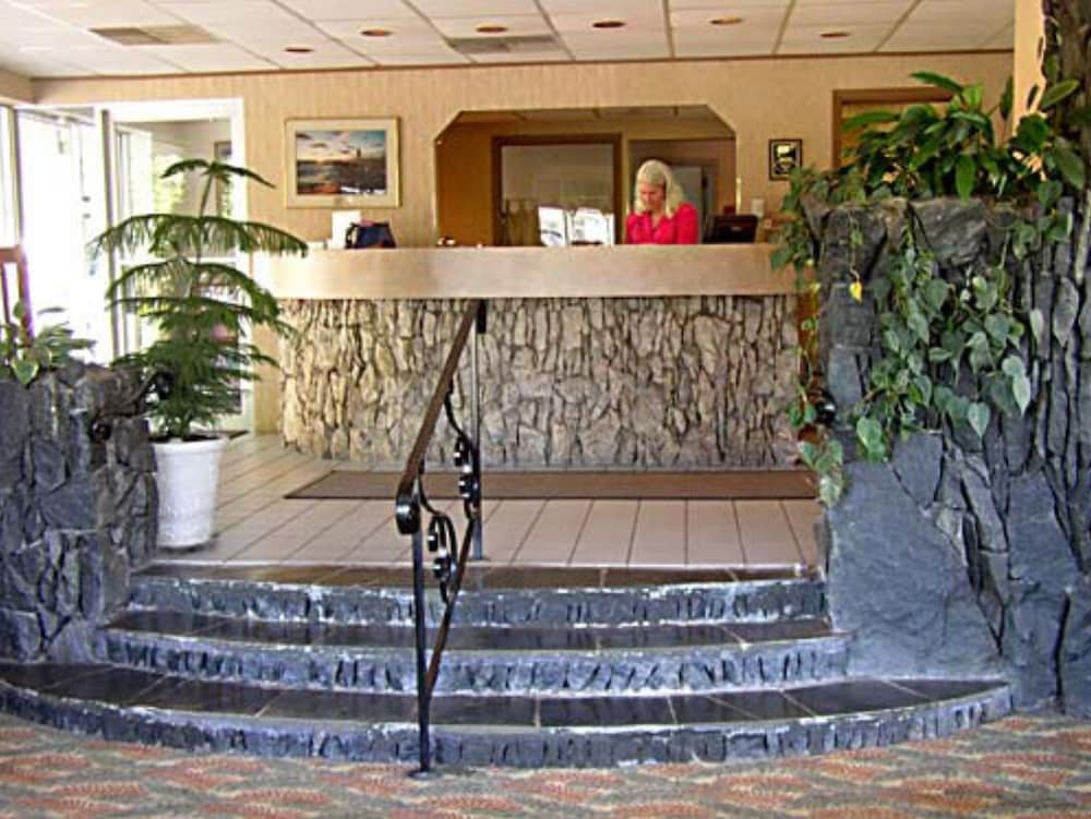 Weathervane Terrace Inn and Suites - photo 26
