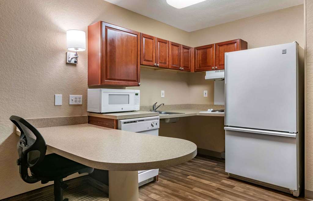 Extended Stay America Suites Orlando Southpark Commodity Cir - photo 29