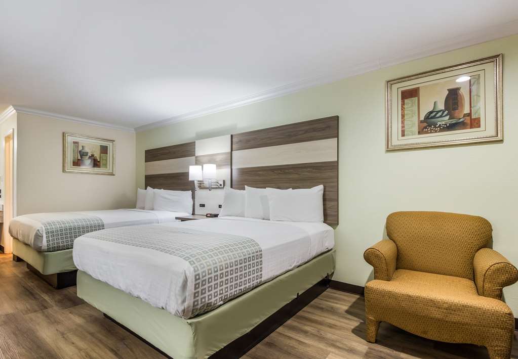 Americas Best Value Inn Columbus TX - photo 4