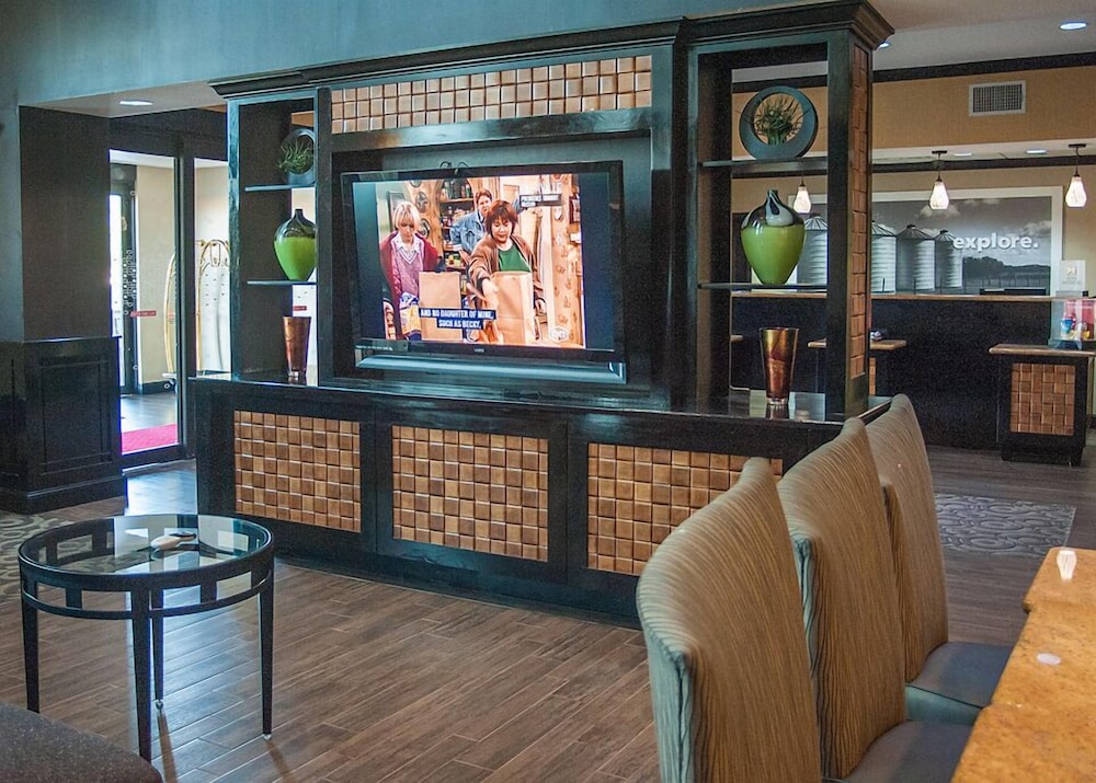 Hampton Inn & Suites Palestine - photo 4