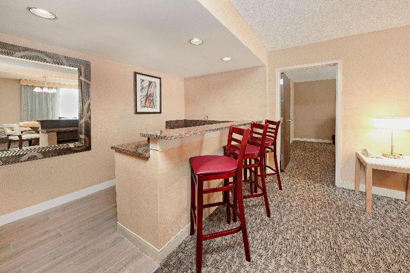 DoubleTree by Hilton Virginia Beach - photo 99