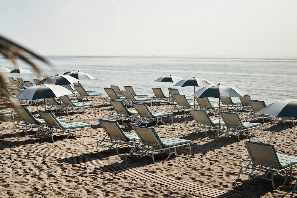 Four Seasons Resort Palm Beach - carbon neutral hotel in Palm Beach