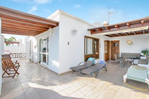 Villa Isa — 4-Star Luxury Hotel in Playa Blanca, Spain