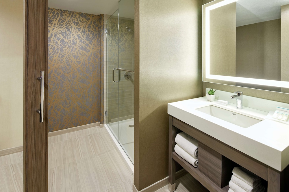 Hilton Garden Inn San Diego Mission Valley Stadium - photo 17
