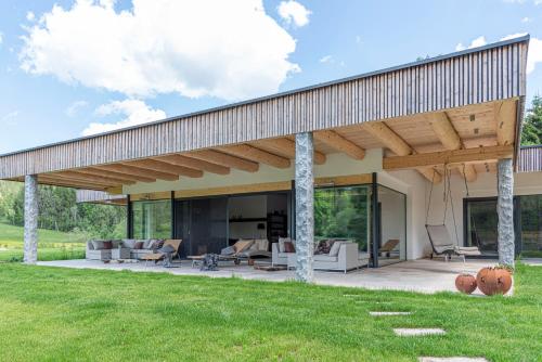 Ferienhaus Am See Mit Sauna Und Whirlpool — Annaberg