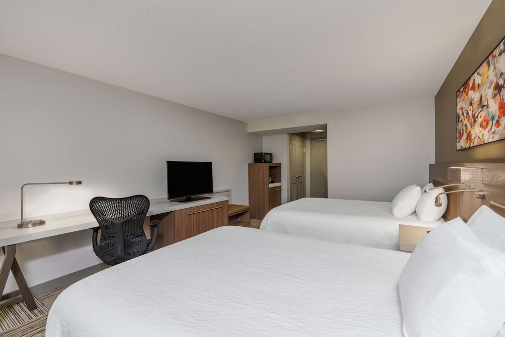 Hilton Garden Inn Syracuse - photo 12
