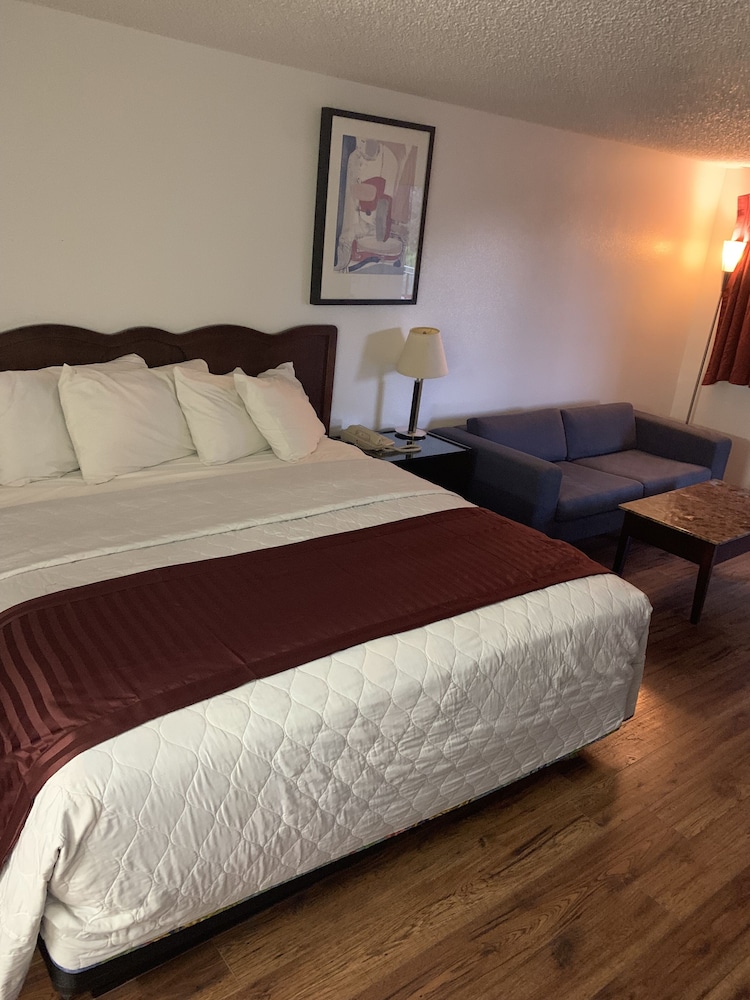 Smokey Point Motor Inn - photo 38
