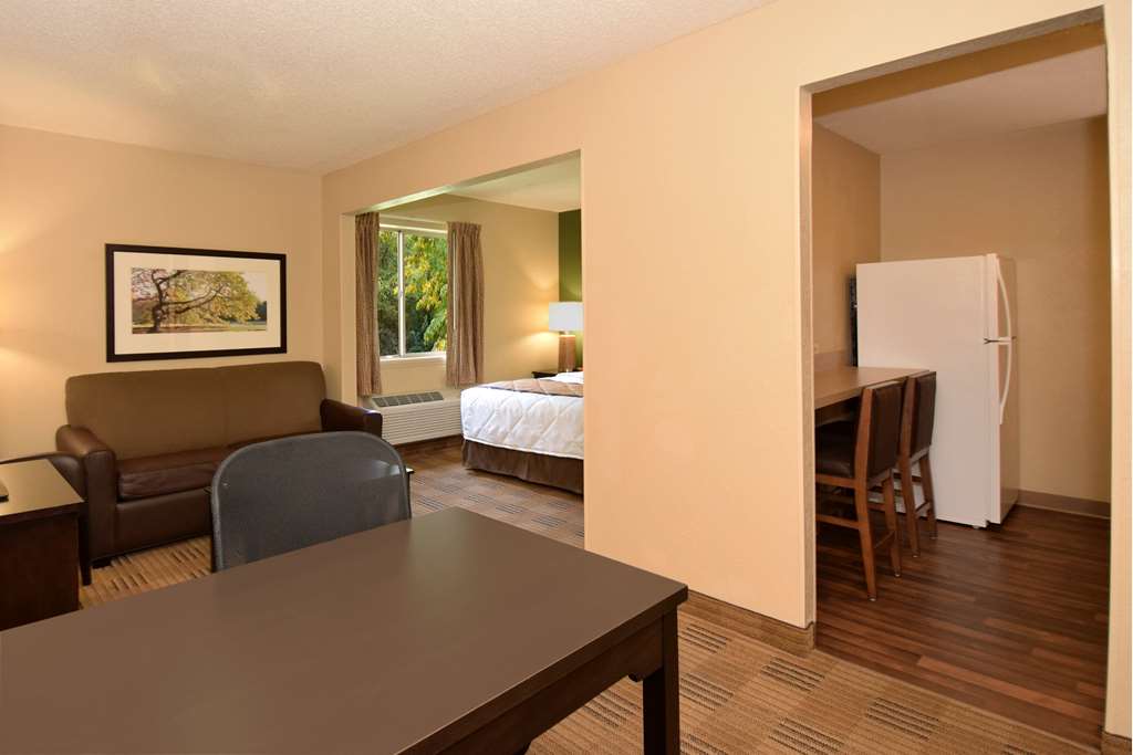 Candlewood Suites Jacksonville Southpoint - photo 15