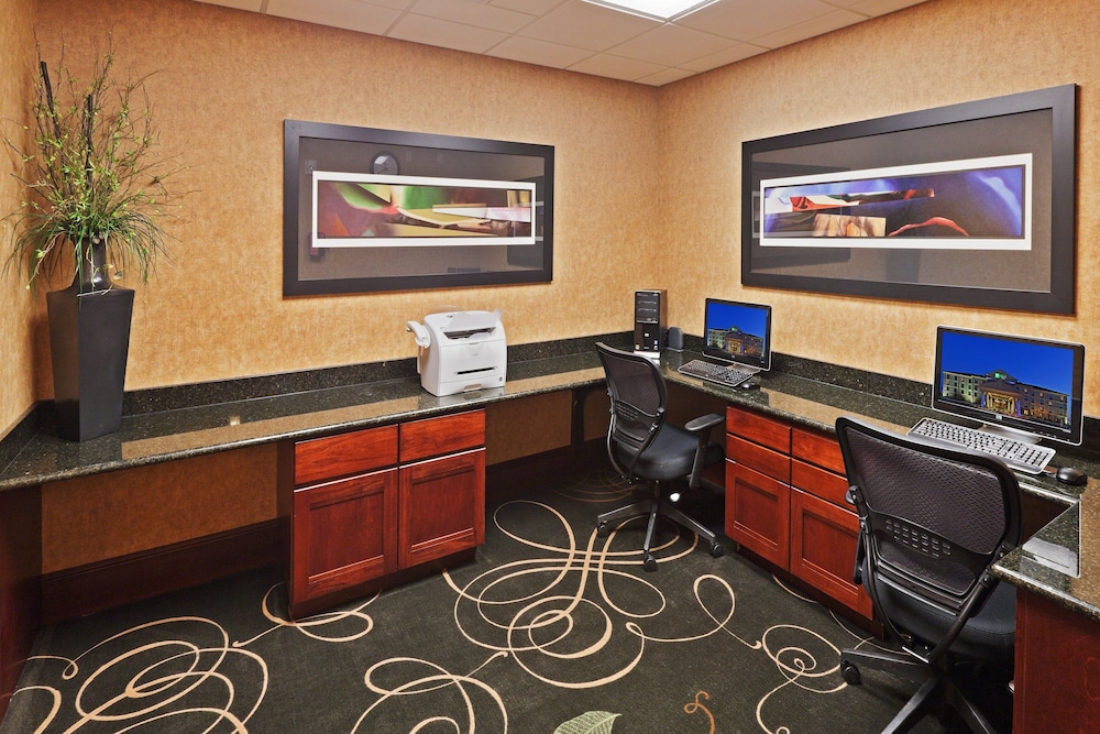 Holiday Inn Express Hotel & Suites POTEAU by IHG - photo 8
