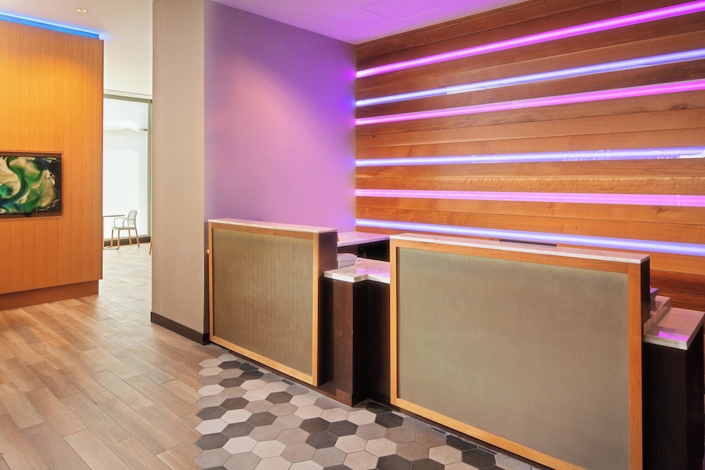 SpringHill Suites by Marriott New Orleans Downtown Canal Street - photo 2