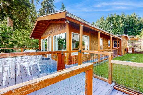 Bells Beauty — 4-Star Luxury Hotel in Langley, United States