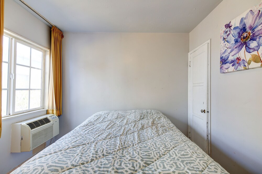 Pavilions Motel - photo 19