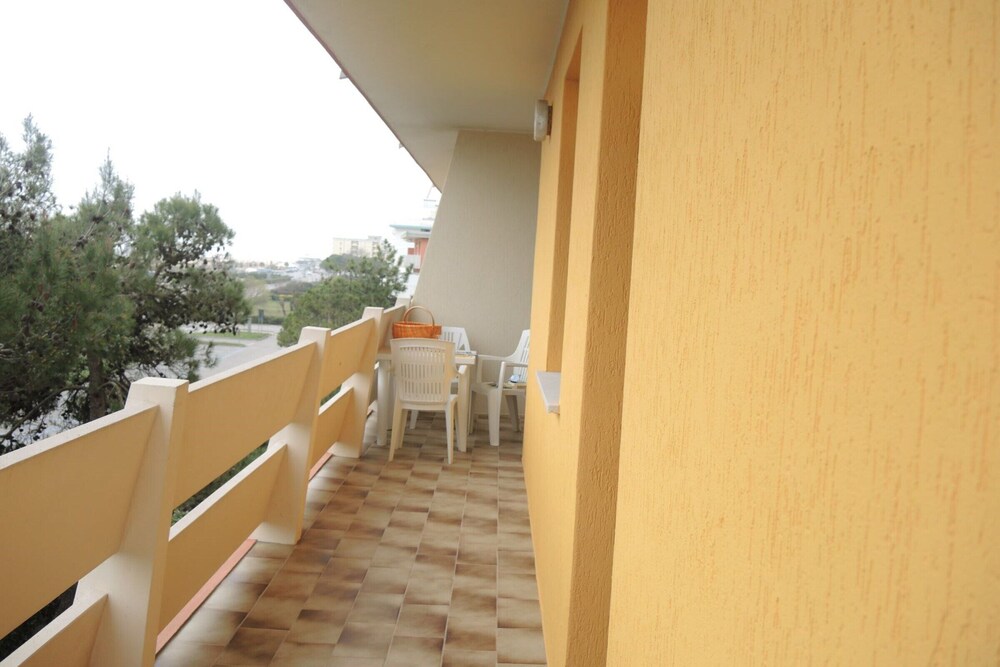 Colourful Flat Next to the Beach Beahost Rentals — 4-Star Luxury Hotel in San Michele Al Tagliamento, Italy
