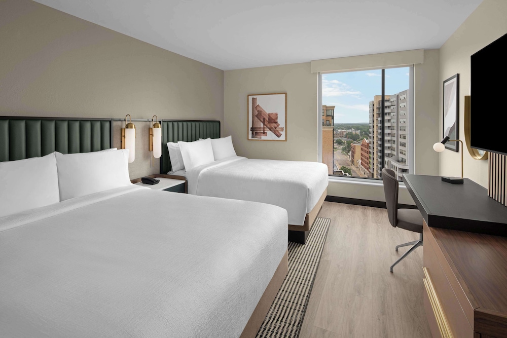 Embassy Suites by Hilton Madison Downtown - photo 6
