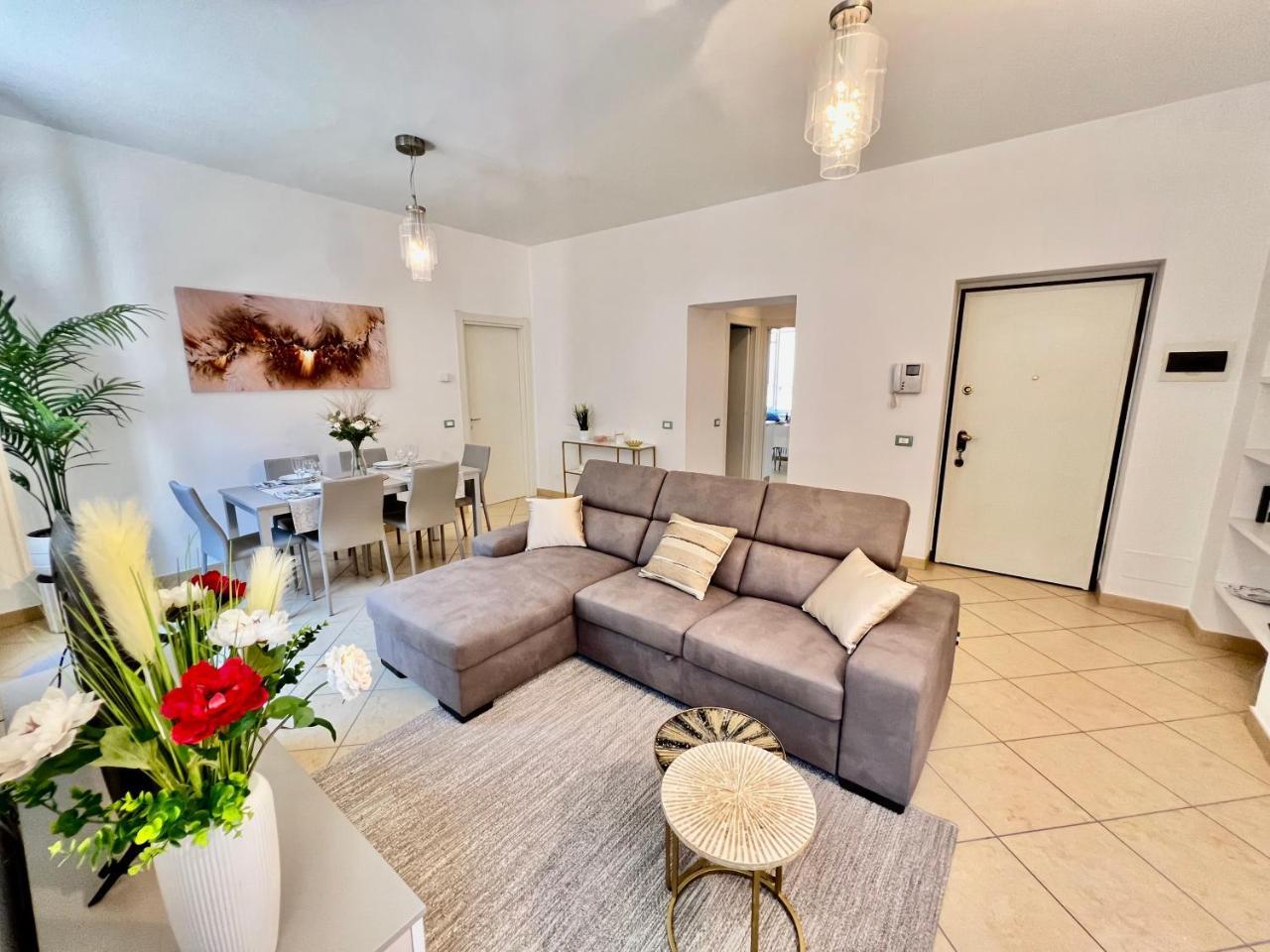 Divina Luxury Apartment in the Center of Como Near Lake Como — 4-Star Luxury Hotel in Como, Italy