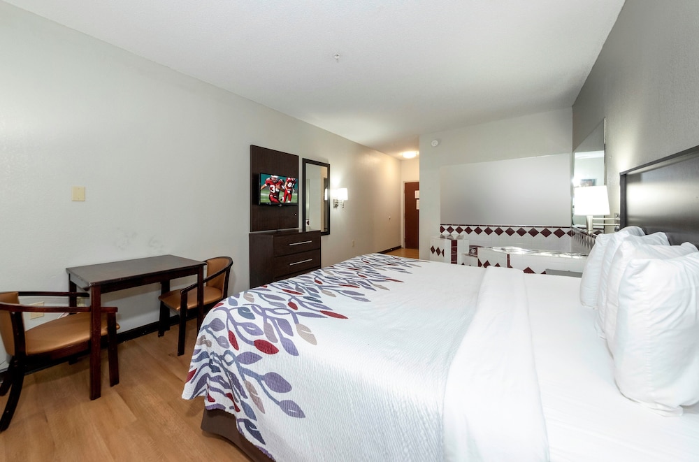 Red Roof Inn Atlanta Southeast Stockbridge - photo 14