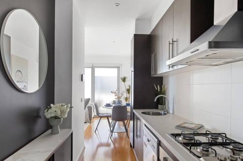 Stylish Serenity at Orrong — 4-Star Luxury Hotel in Melbourne, Australia