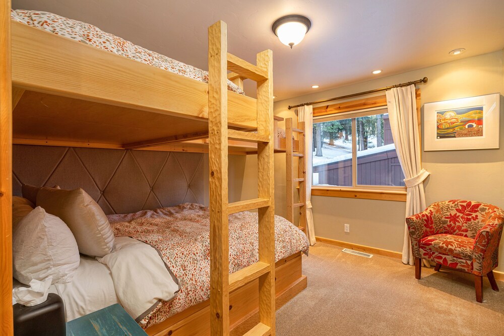 Wooded Luxury at Tahoe Donner - photo 4