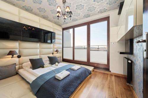 Luxurious Apartments Walonska with underground GARAGE by Noclegi Renters — 4-Star Luxury Hotel in Wroclaw, Poland