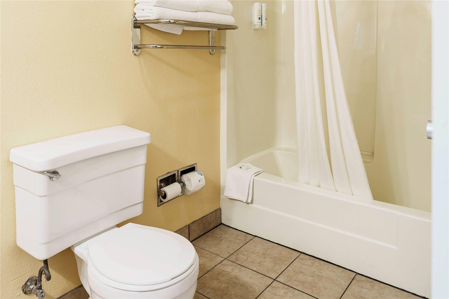 Quality Inn Ukiah - photo 63