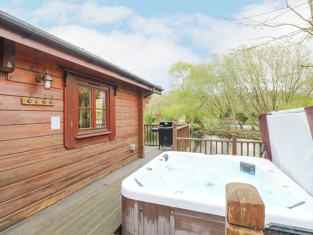 Kingfisher Lodge — 4-Star Luxury Hotel in Langham, United Kingdom