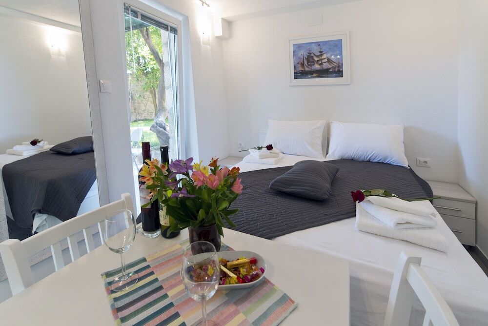 Ruskovic Apartments