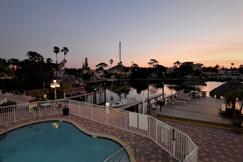 Bayview Plaza Waterfront Resort - photo 45