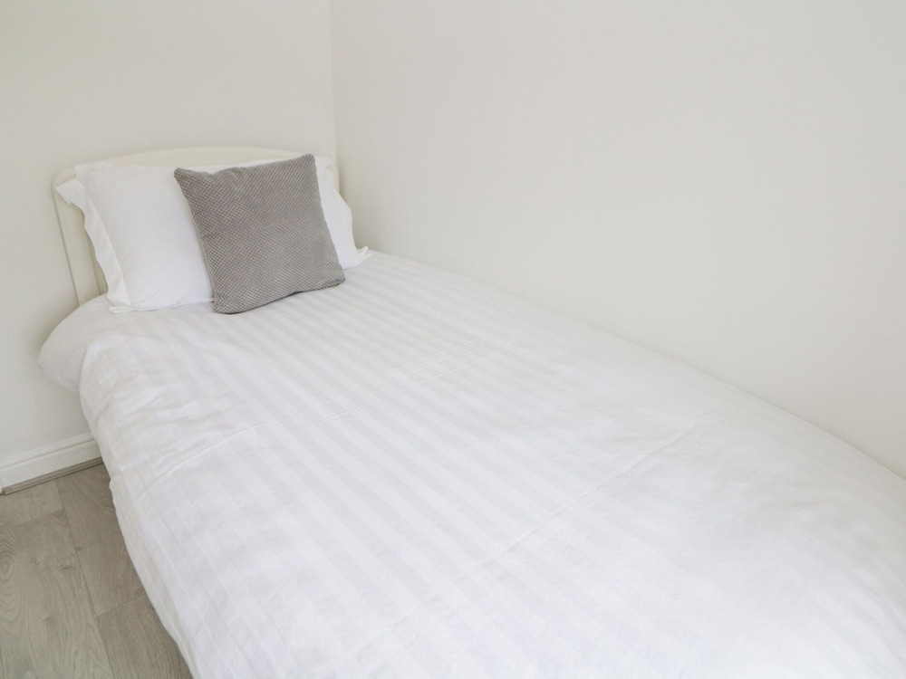 15 Calton View — Bakewell — photo 2