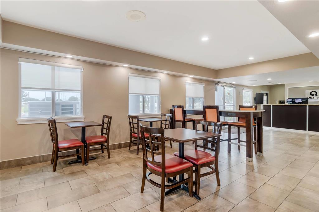 Quality Inn & Suites I 10 near Fiesta Texas - photo 32