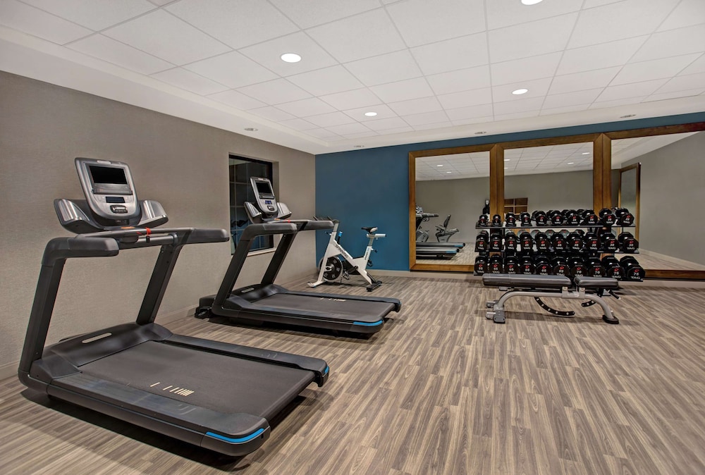 Hampton Inn Westfield - photo 26
