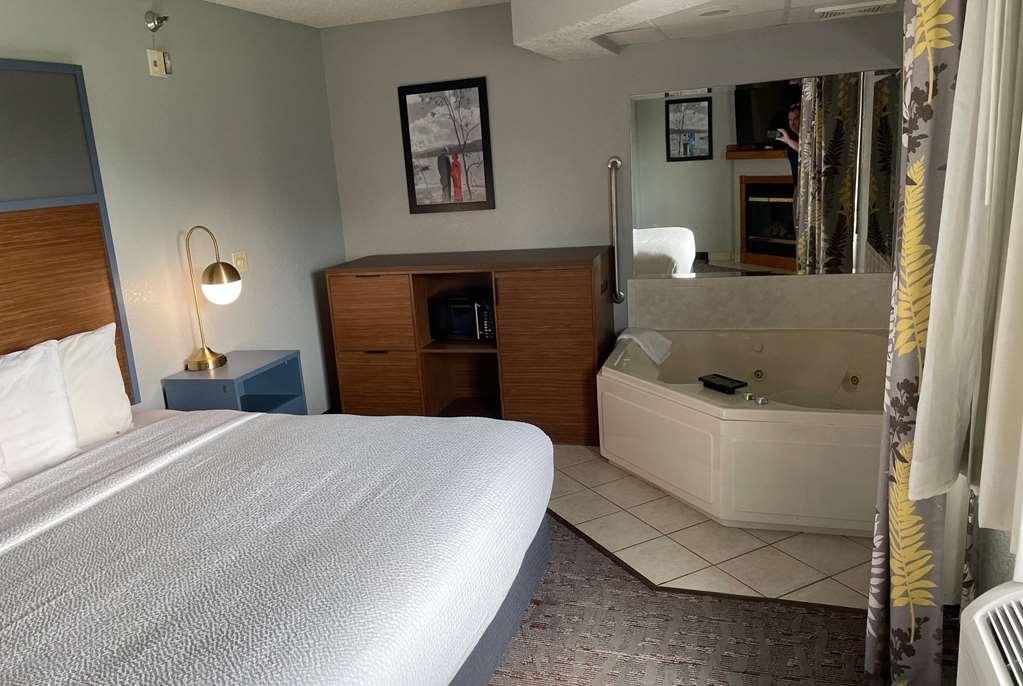 AmericInn by Wyndham Ankeny Des Moines - photo 21