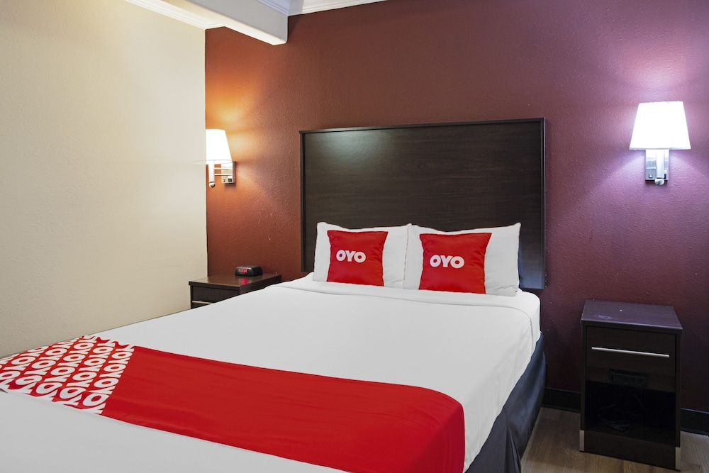 OYO Hotel McAllen Airport South - photo 24