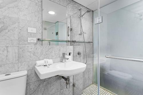Nest on Newcastle E1 - carbon neutral hotel in Perth
