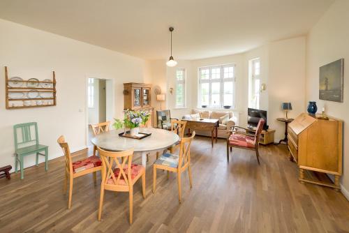 Ferienwohnung 3 mit gr Terrasse und Wasserblick — 4-Star Luxury Hotel in Neuenkirchen, Germany