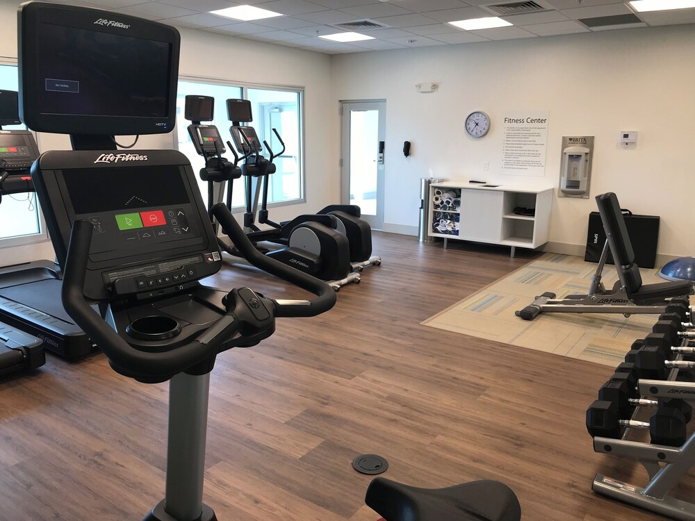Holiday Inn Express & Suites Hannibal Medical Center by IHG - photo 19