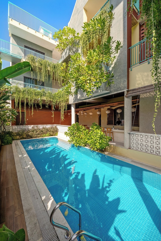 La Alba Beach Villa — 4-Star Luxury Hotel in Hoi An, Vietnam