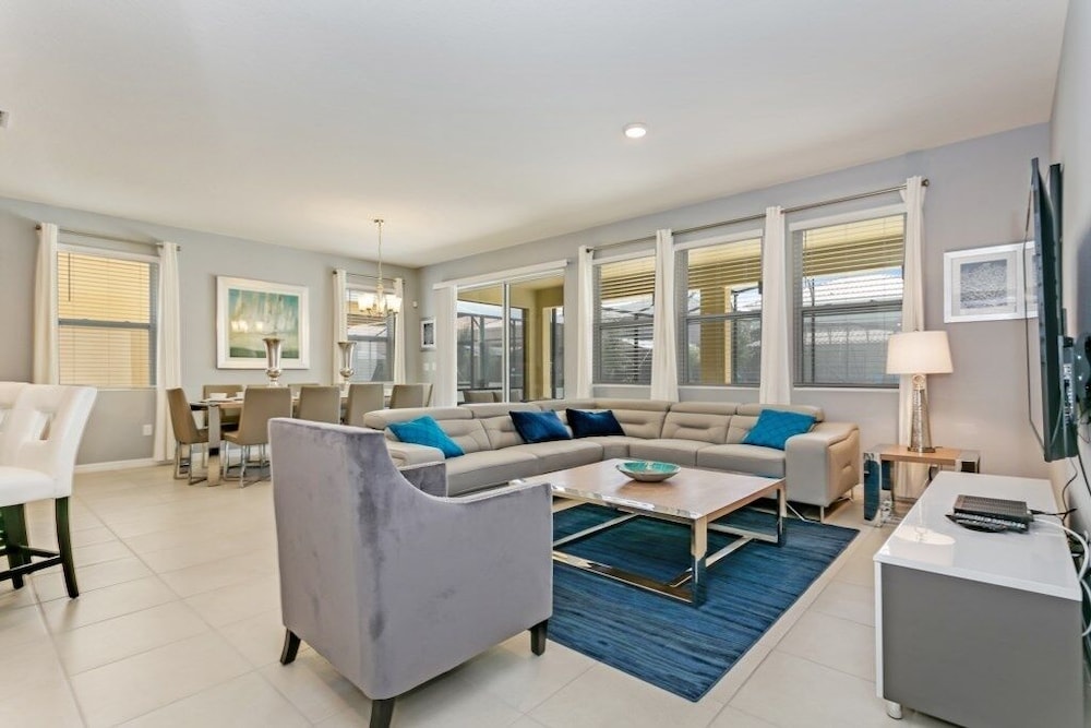 Amazing 7 Bedroom Solterra New Resort Home 7 Villa by Redawning - photo 24