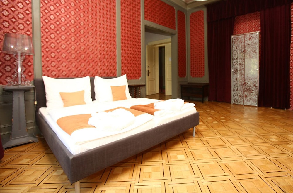 Hotel Chateau Kotera — hotel in Suchdol