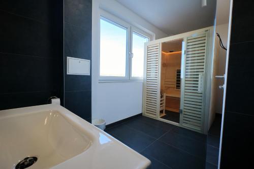 Villa Miri II — 4-Star Luxury Hotel in Privlaka, Croatia