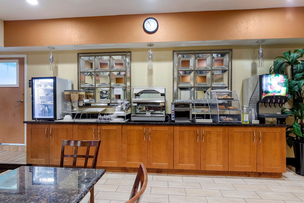 Best Western Plus Rockwall Inn & Suites - photo 31