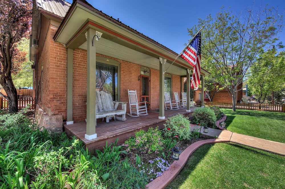 Cali Cochitta Vacation Rentals - featured photo