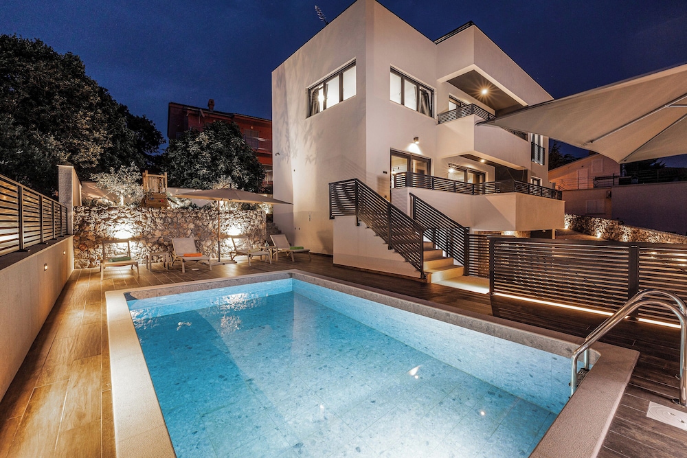 Villa Betelgeuse Supernova — 4-Star Luxury Hotel in Novi Vinodolski, Croatia