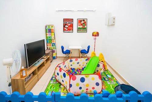 4 Bedrm ensuite family friendly house near Aeon Bukit Indah — 4-Star Luxury Hotel in Johor Bahru, Malaysia