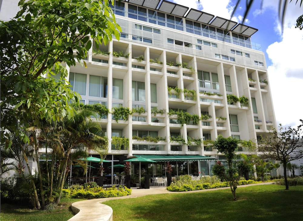 Mesón de la Luna Hotel & Spa — 4-Star Luxury Hotel in Merida, Mexico