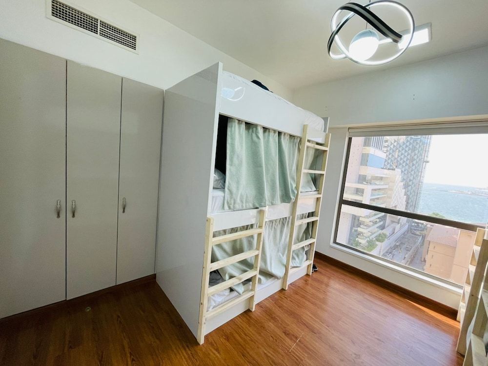 Sadaf 5 JBR BedSpace Dorm — 5-Star Luxury Hotel in Dubai, United Arab Emirates