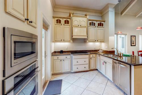 Tops'l Captiva 33 - last minute hotel in Destin